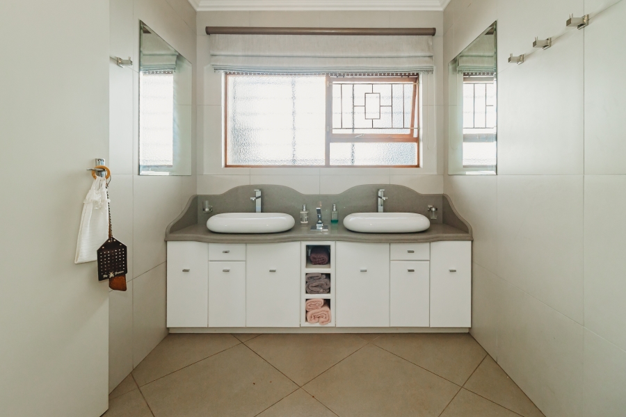 4 Bedroom Property for Sale in Dormehls Drift Western Cape